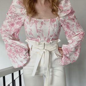 Beautiful volume sleeve blouse 🌸 NEW!